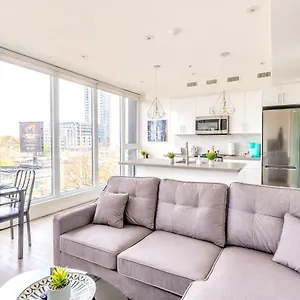  Apartment Upscale 3br - Minutes From High Park