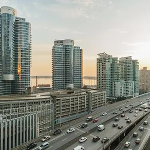  Apartment Luxury 2-bedroom Parking, View Of Cn Tower